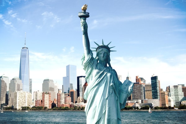Statue of Liberty, New York skyline