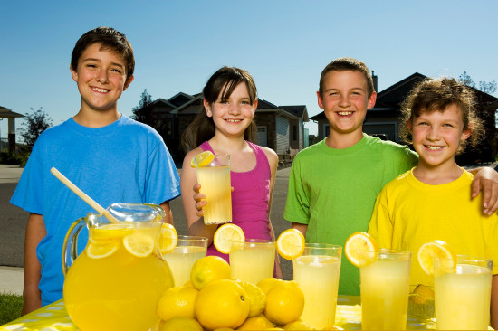 Children at lemonade stand